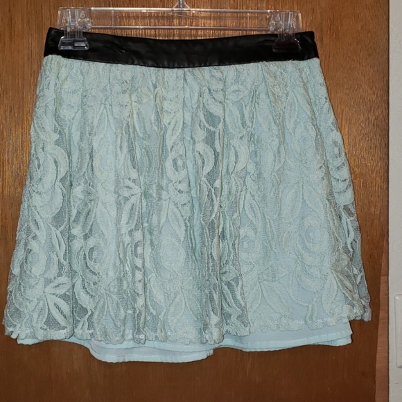 Mint green skirt - Picture 1 of 3